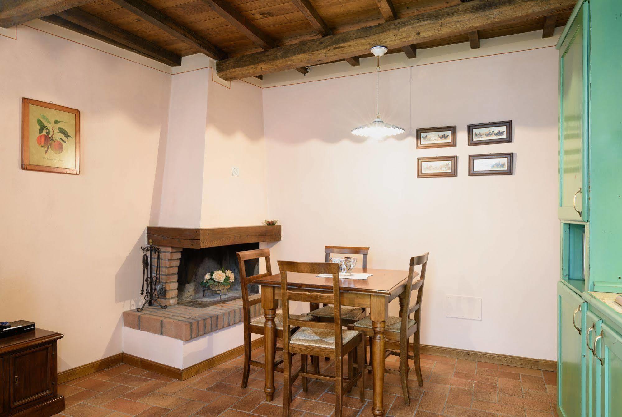 Borgo Dei Corsi Holiday House Reggiolo Extérieur photo